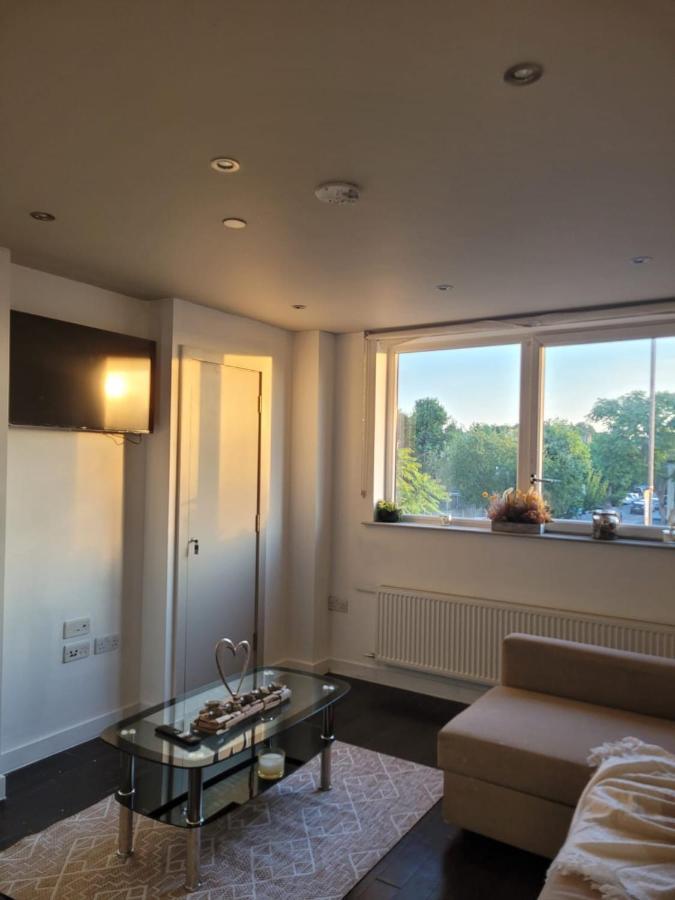 Amazing London 1 Bedroom Flat In Astral House As18 Norbury  Εξωτερικό φωτογραφία