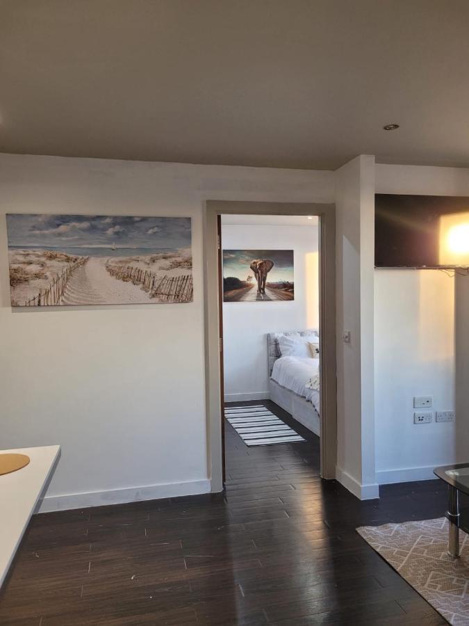 Amazing London 1 Bedroom Flat In Astral House As18 Norbury  Εξωτερικό φωτογραφία