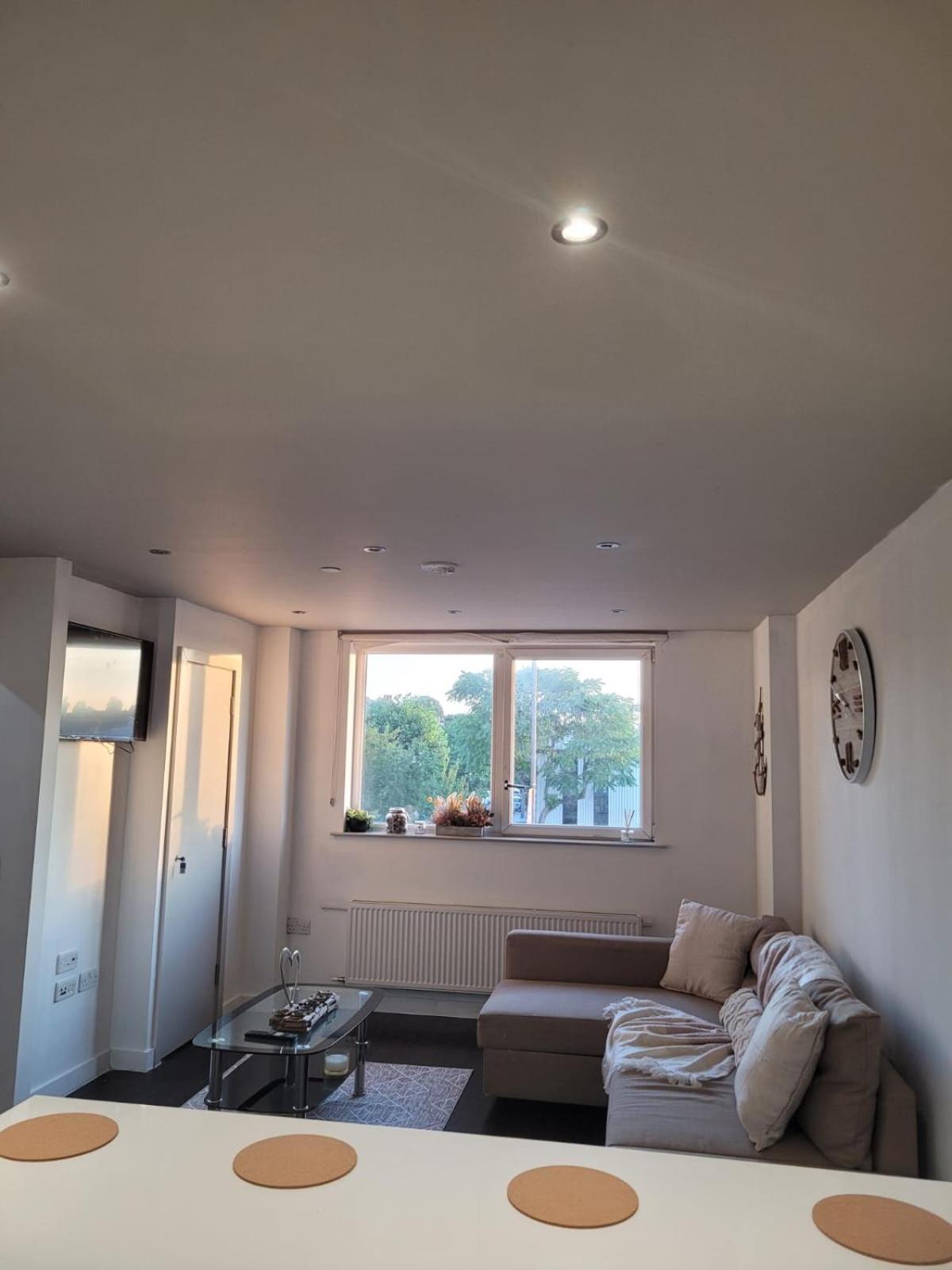Amazing London 1 Bedroom Flat In Astral House As18 Norbury  Εξωτερικό φωτογραφία
